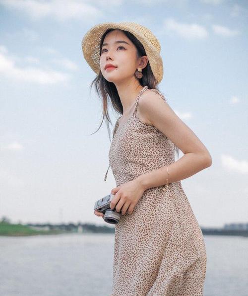 拍摄女生时应选择哪种镜头？